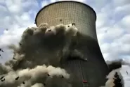 乌军攻击俄核电站未果 单日损失三百架无人机