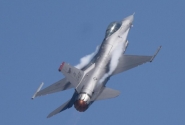 拦截俄大规模空袭 乌军F-16机毁人亡