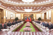习近平会见俄罗斯国家杜马主席沃洛金