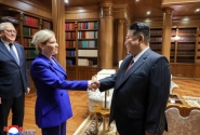 朝中社：金正恩会见率团访朝的俄文化部长，一起观看公演 ...