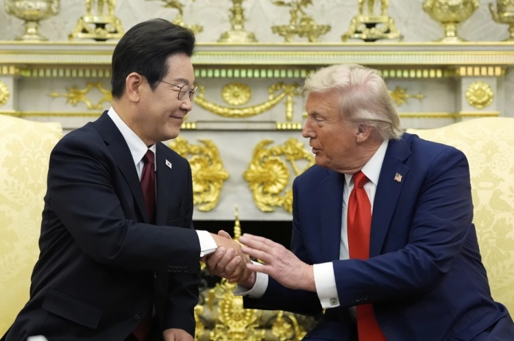 想见金正恩、考虑从韩国买船 特朗普见李在明都说了啥？一文了解→ ...